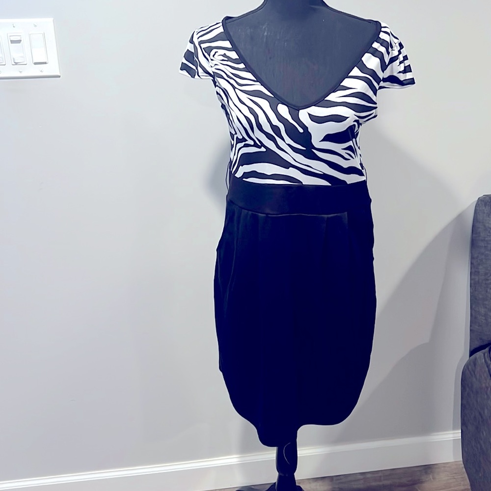 Dress white and black with Pockets size 1x/2x